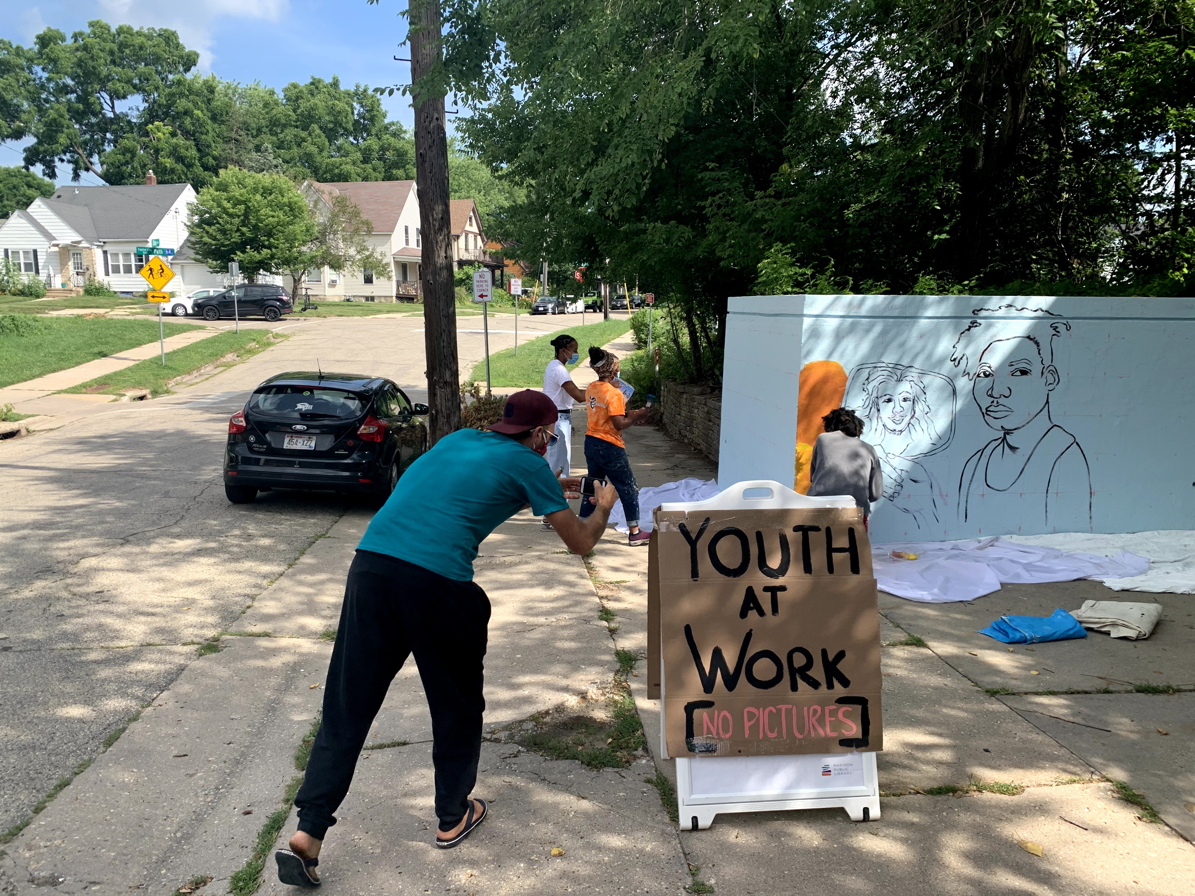 Youth at Work on the Shelter mural 