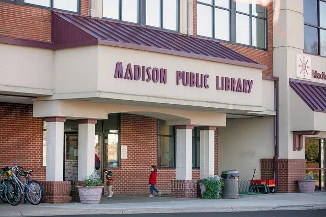 front of Hawthorne Library